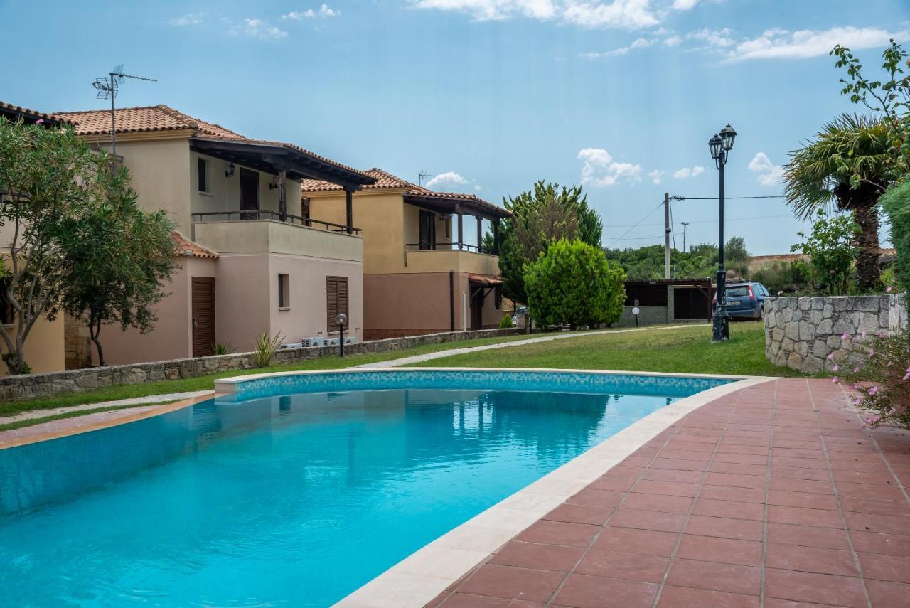 Blue Thea Luxury Villa In Afitos エクステリア 写真